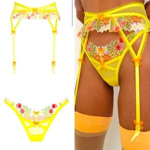 2pc- NWT FOR LOVE AND LEMONS PANTY + MATCHING GARTER, S